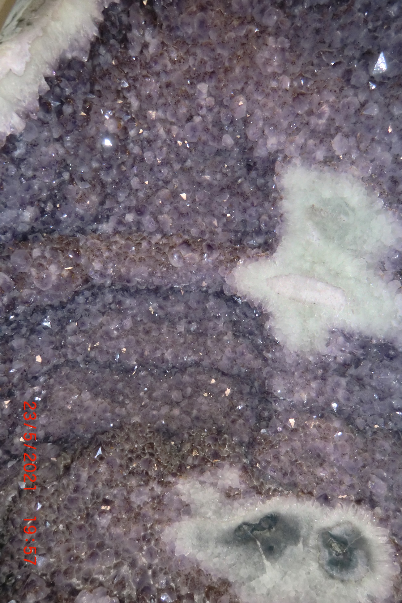Name:  Great Geode Amethyst.jpg
Views: 269
Size:  847.0 KB